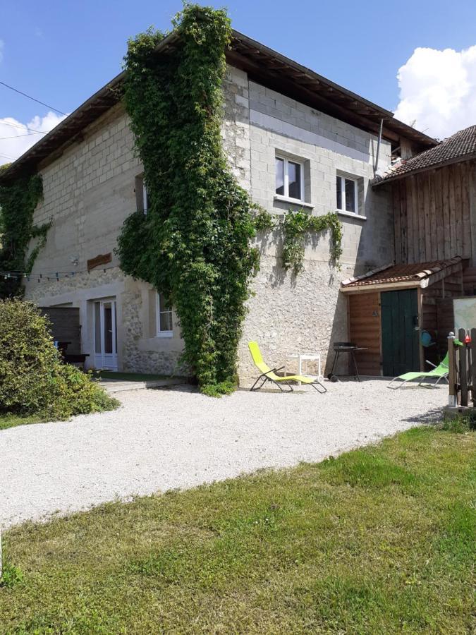 Okami Du Vercors Saint-Laurent-en-Royans Exterior foto
